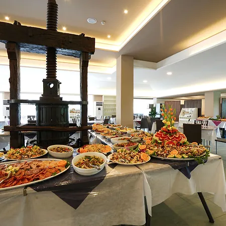 - Sporting Club Otel Cefalù